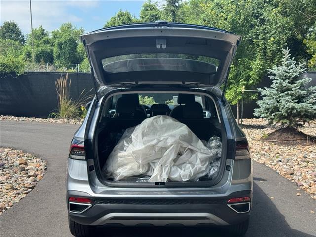 2025 Volkswagen Taos SE 4Motion