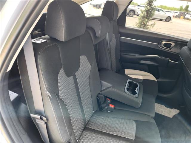2024 Kia Sorento LX