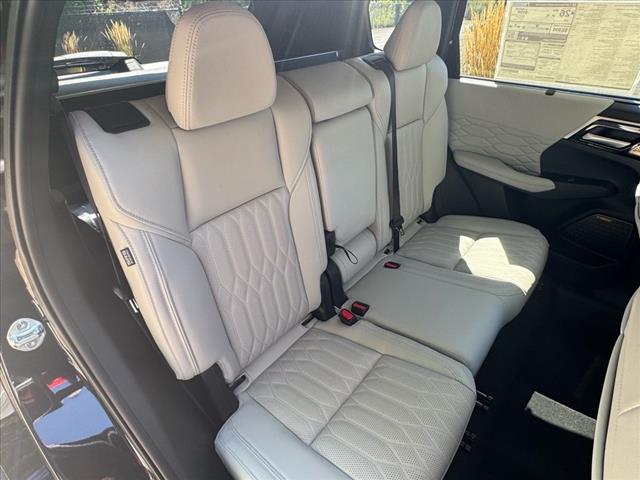 2025 Mitsubishi Outlander SEL Platinum Edition
