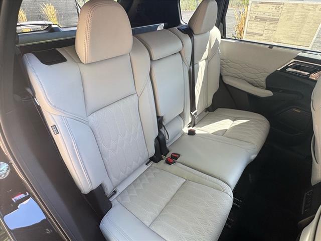 2025 Mitsubishi Outlander SEL Platinum Edition
