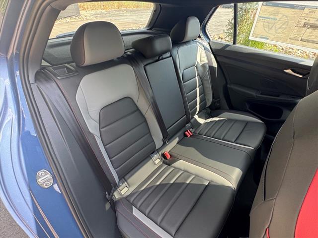 2025 Volkswagen Golf GTI SE