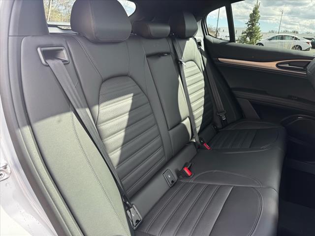 2025 Alfa Romeo Stelvio Base