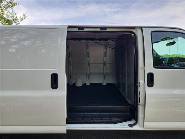 2023 Chevrolet Express 2500