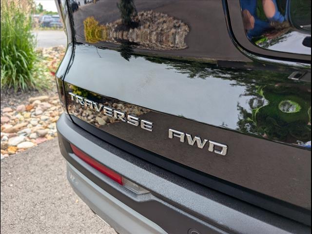 2024 Chevrolet Traverse LT