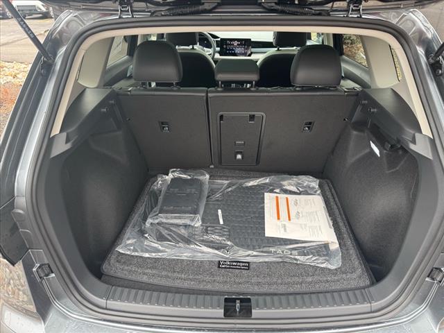 2025 Volkswagen Taos SE 4Motion