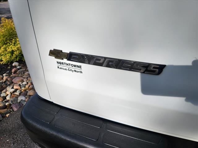 2023 Chevrolet Express 2500