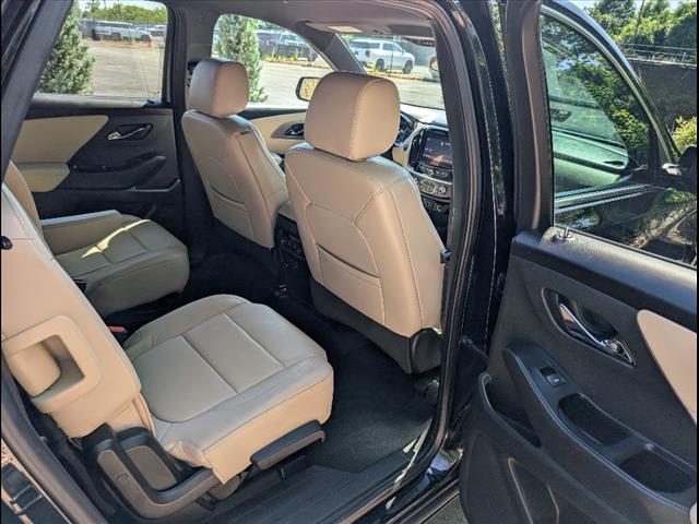 2022 Chevrolet Traverse LT Leather