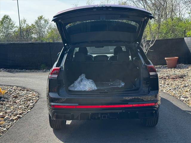 2025 Volkswagen Atlas Cross Sport SEL R-Line Black 4Motion