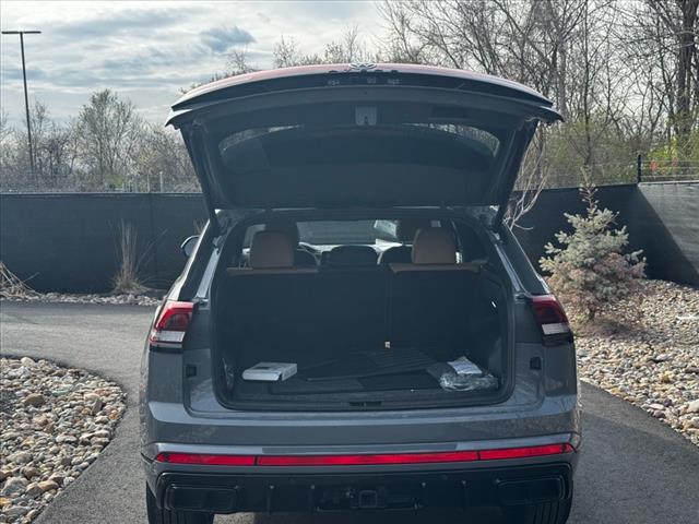 2025 Volkswagen Atlas Cross Sport SEL R-Line Black 4Motion