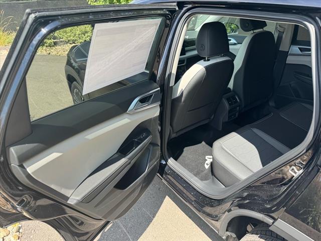2025 Volkswagen Taos SE