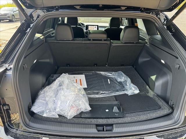 2025 Volkswagen Atlas Cross Sport SEL R-Line Black 4Motion