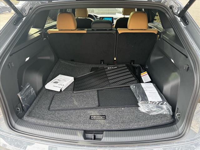 2025 Volkswagen Atlas Cross Sport SEL R-Line Black 4Motion