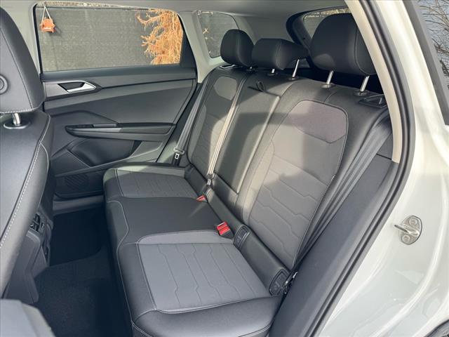 2025 Volkswagen Taos SE Black 4Motion