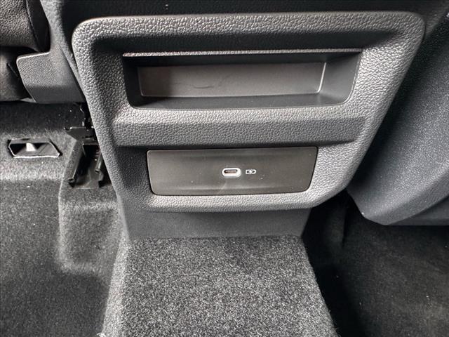 2025 Volkswagen Taos SE Black 4Motion