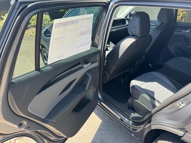 2025 Volkswagen Tiguan SE
