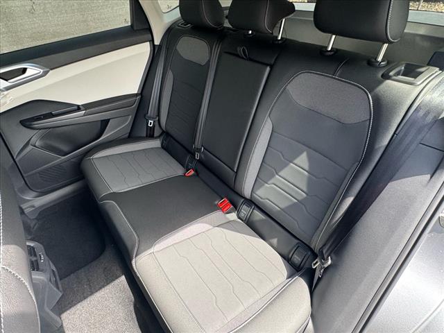 2025 Volkswagen Taos SE 4Motion
