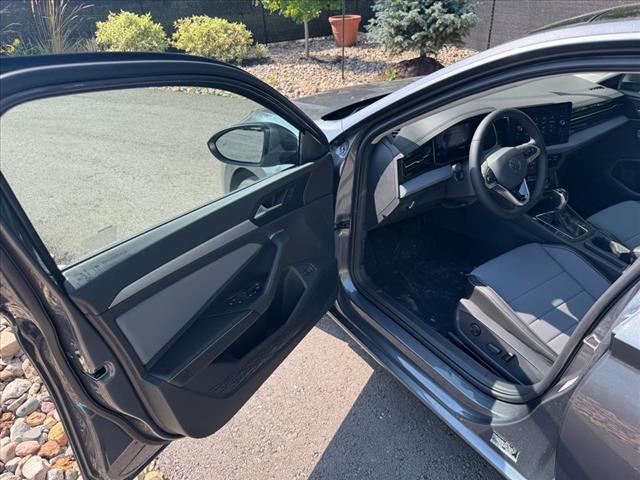 2025 Volkswagen Jetta SE