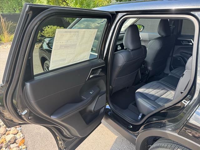2025 Mitsubishi Outlander SE