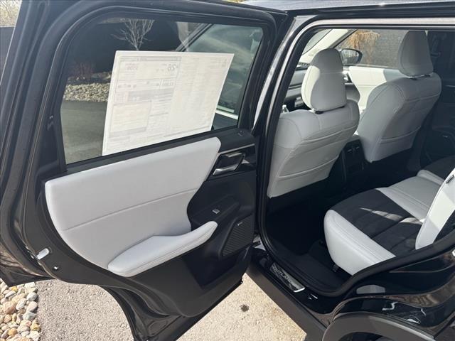 2025 Mitsubishi Outlander SE