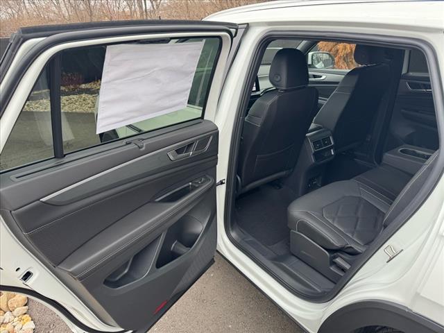 2025 Volkswagen Atlas Cross Sport SE 4Motion
