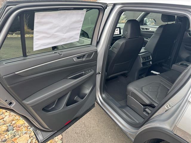 2025 Volkswagen Atlas Cross Sport SE 4Motion