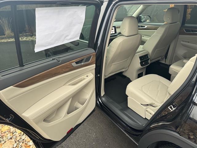 2025 Volkswagen Atlas SE