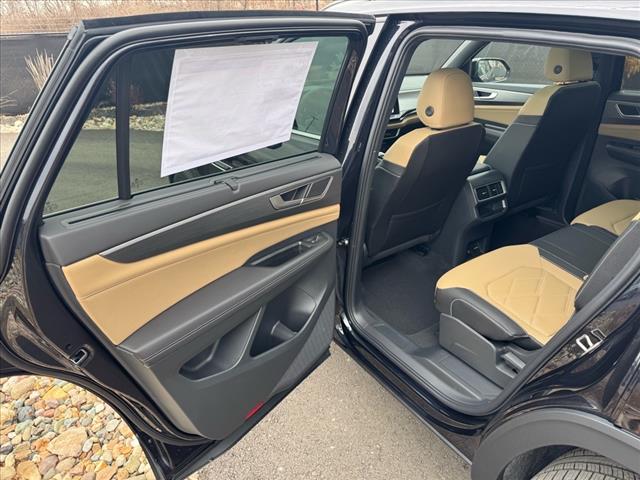 2025 Volkswagen Atlas Cross Sport SE 4Motion