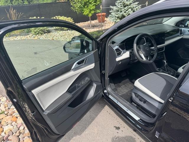 2025 Volkswagen Taos SE 4Motion