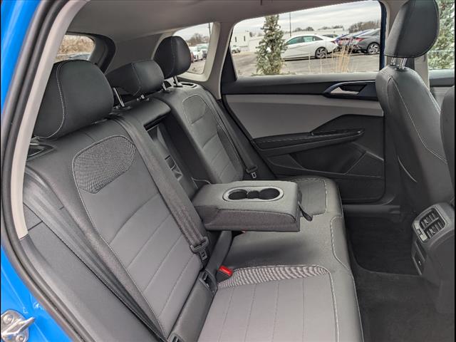 2024 Volkswagen Taos SE 4Motion