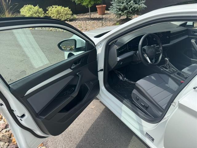 2025 Volkswagen Jetta SE