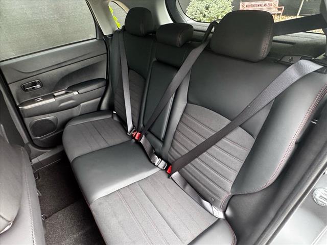 2025 Mitsubishi Outlander Sport SE