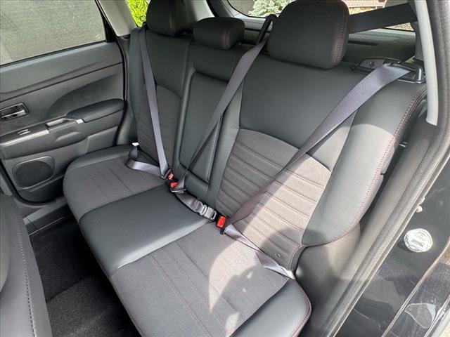 2025 Mitsubishi Outlander Sport SE