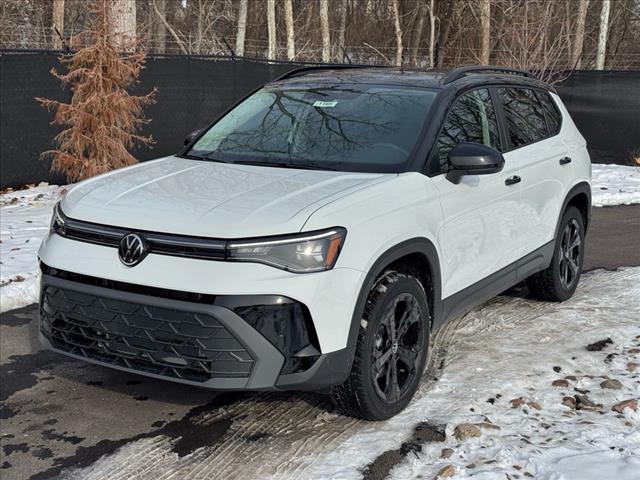 2025 Volkswagen Taos SE Black 4Motion