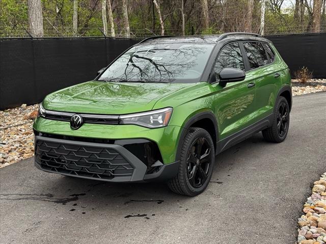 2025 Volkswagen Taos SE Black 4Motion