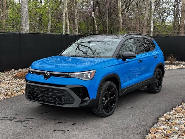 2025 Volkswagen Taos SE Black 4Motion