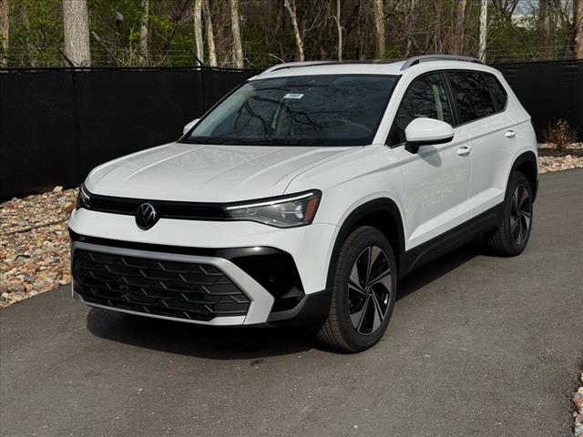 2025 Volkswagen Taos SE 4Motion