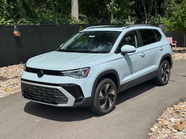 2025 Volkswagen Taos SE 4Motion