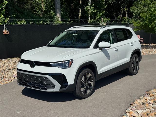 2025 Volkswagen Taos SE 4Motion