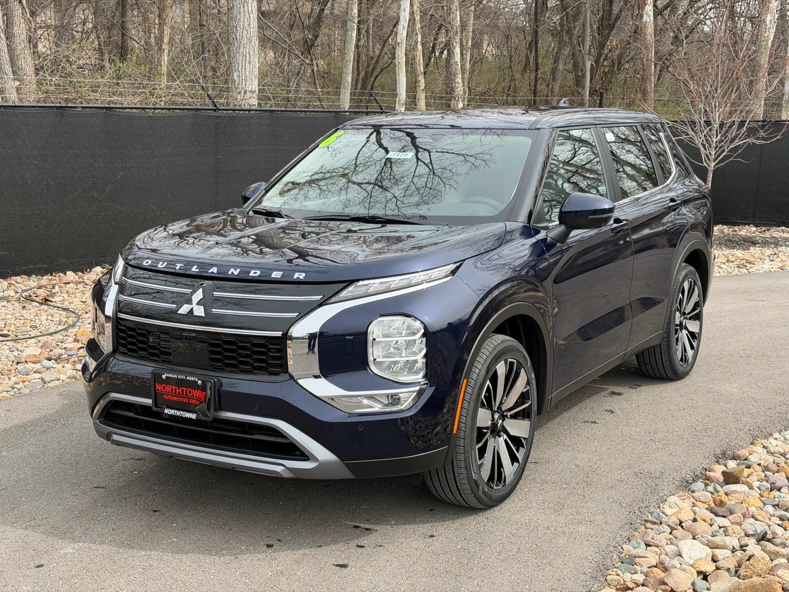 2026 Mitsubishi Outlander SE