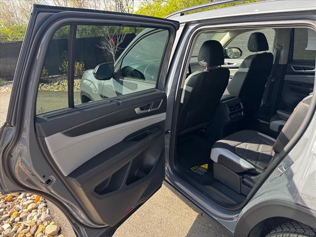 2025 Volkswagen Atlas Peak Edition 4Motion