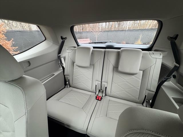 2025 Volkswagen Atlas SE