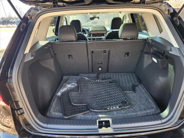 2024 Volkswagen Taos SEL 4Motion