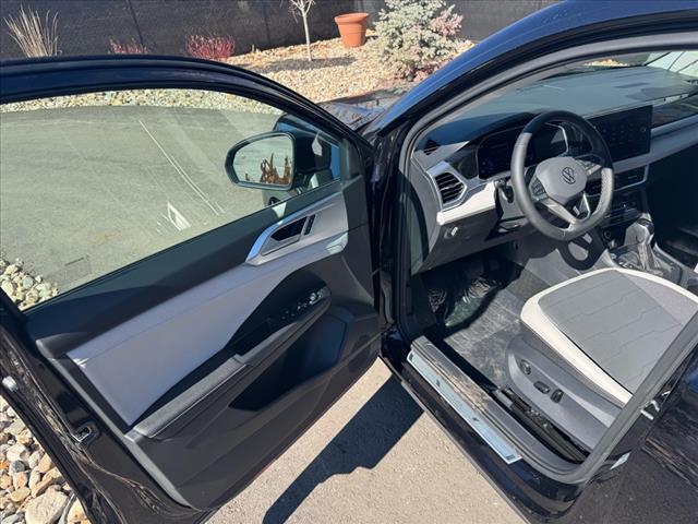 2025 Volkswagen Taos SE