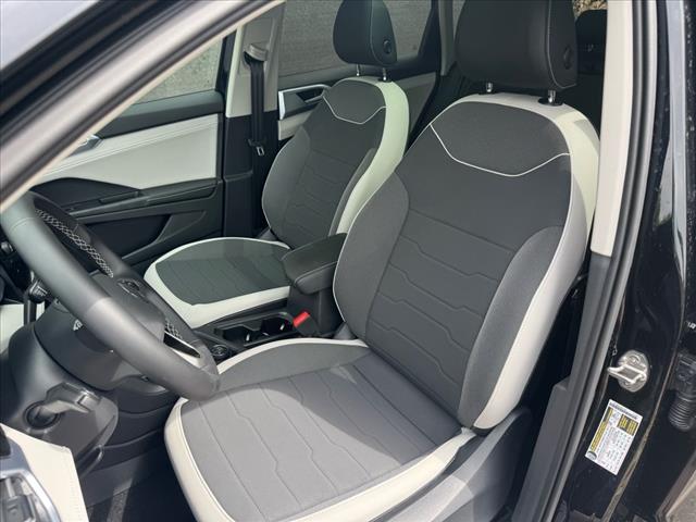 2025 Volkswagen Taos SE 4Motion