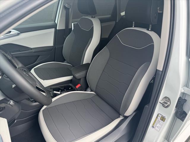 2025 Volkswagen Taos SE 4Motion