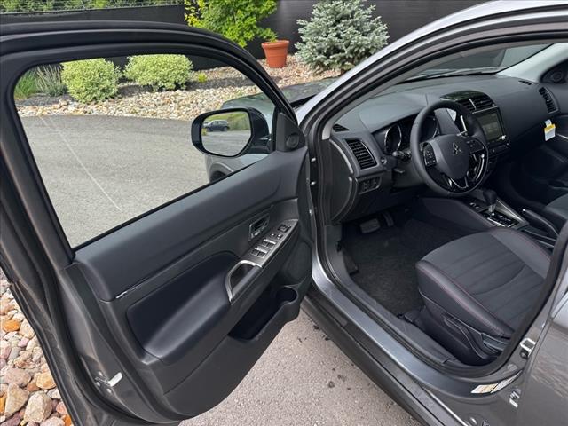 2025 Mitsubishi Outlander Sport SE
