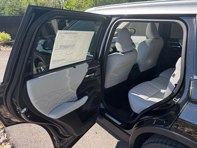 2025 Mitsubishi Outlander SEL Platinum Edition