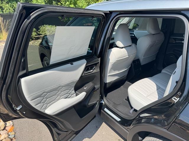 2025 Mitsubishi Outlander SEL Platinum Edition