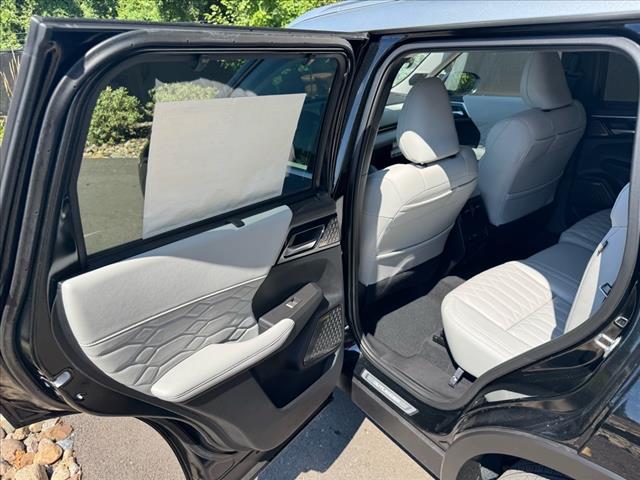 2025 Mitsubishi Outlander SEL Platinum Edition