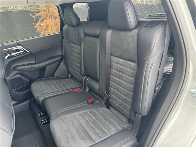 2025 Mitsubishi Outlander PHEV SE